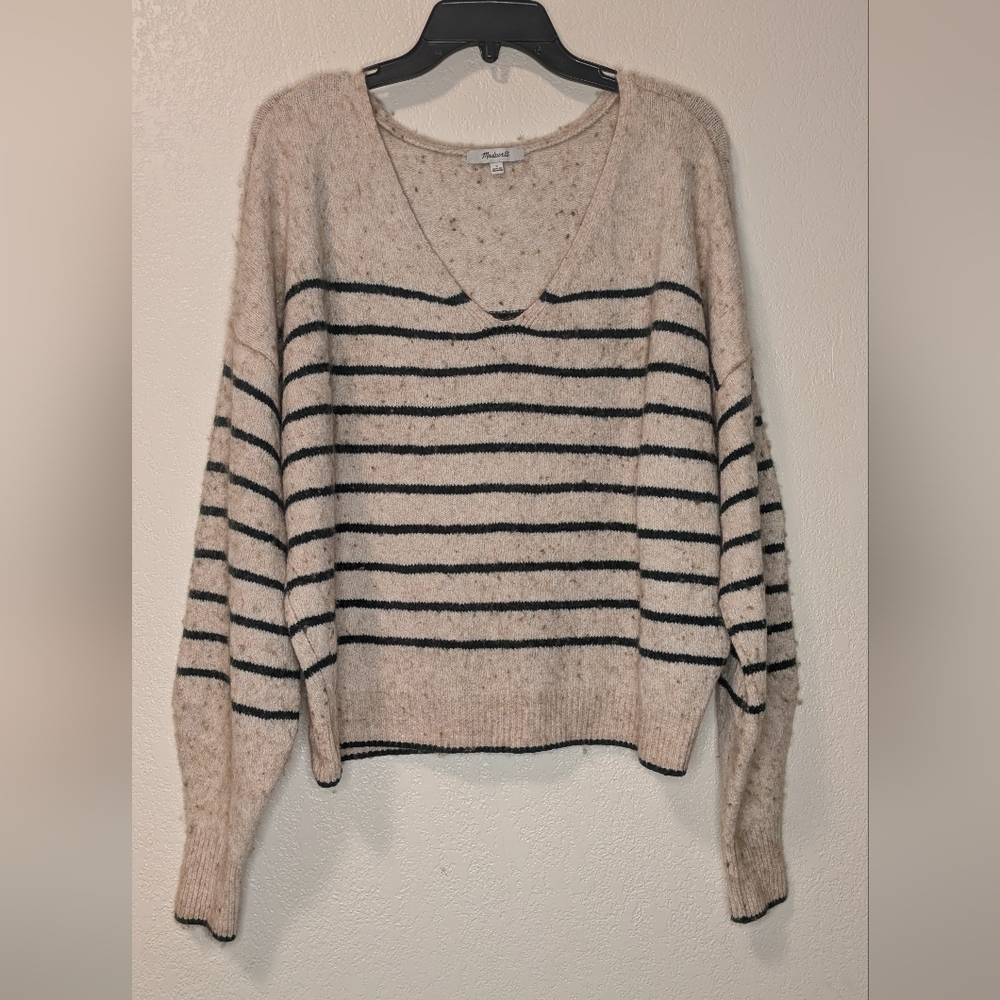 Madewell Wedged V-Neck Sweater - Picture 5 of 9